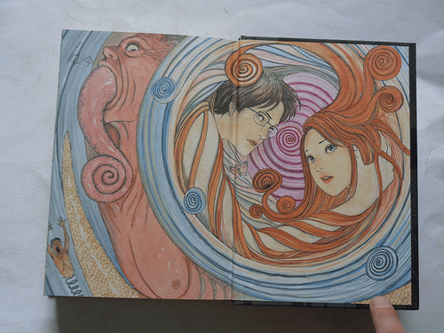 UZUMAKI Deluxe Spiral into Horror by Junji Ito: Japanese Comic Book / Japan 2019 - Imagen 8 de 8