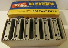 Atlas 2.5" Roadway Piers for HO Slot Car Track 1254, Box of 12 Unused