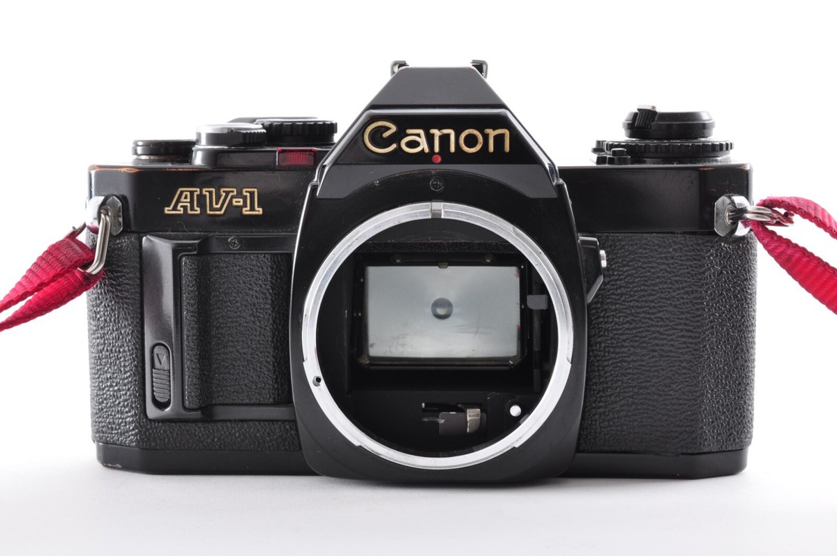 Canon AV-1 / Zoom Lens New FD 35-70mm f/4 Excellent+++ SLR