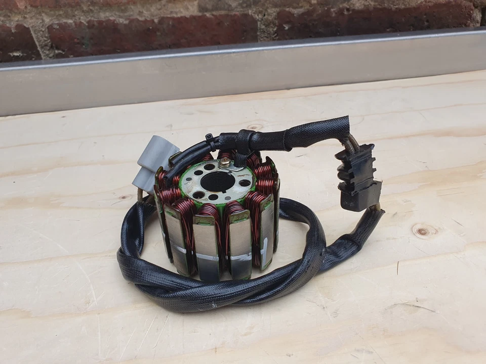 YAMAHA YZF - R1 YZF-R1 5VY 04-06 ALTENATOR STATOR GENERATOR COIL 1 - Image 2 of 4