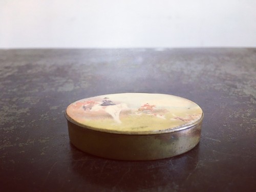 Antique Rural Fox Hunting Scene Horse Hounds Huntswoman Brass Snuff Box c1920s - Picture 6 of 11