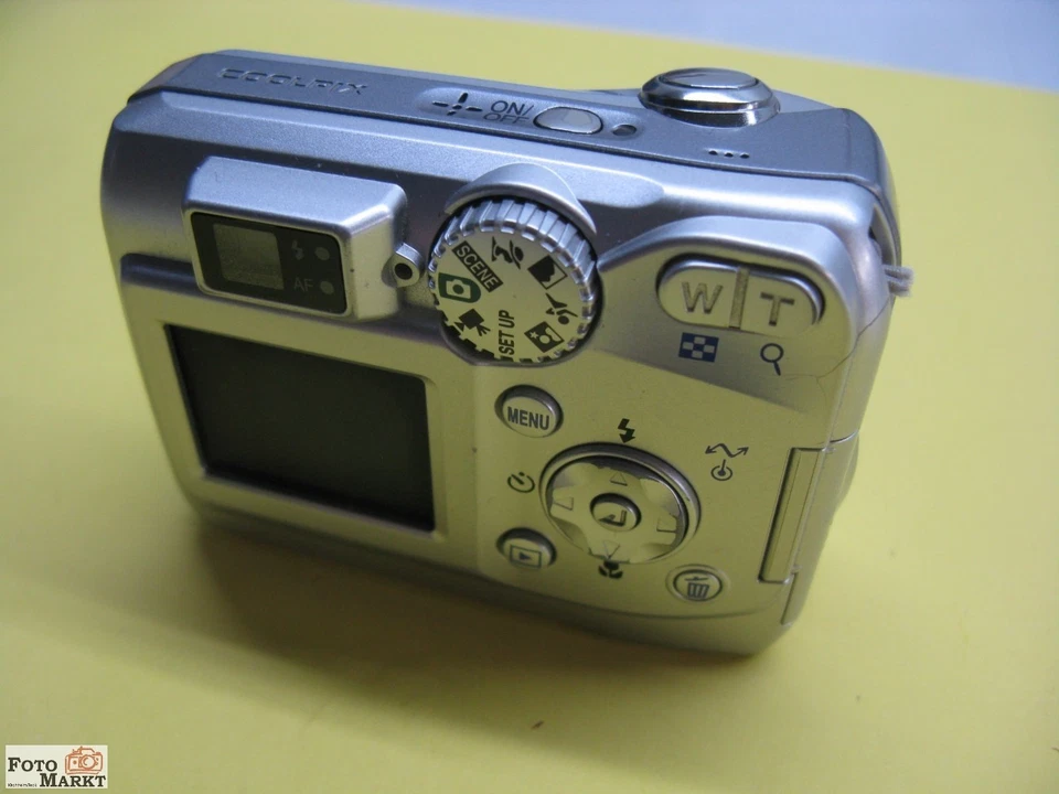 Nikon Digitalkamera E4100 - Vintage - 3x Zoom-Objektiv, Sucher SD-Karte 2 GB, Foto 3 von 5