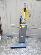 Windsor Versamatic Plus VSP 18 Commercial Upright Vacuum Cleaner