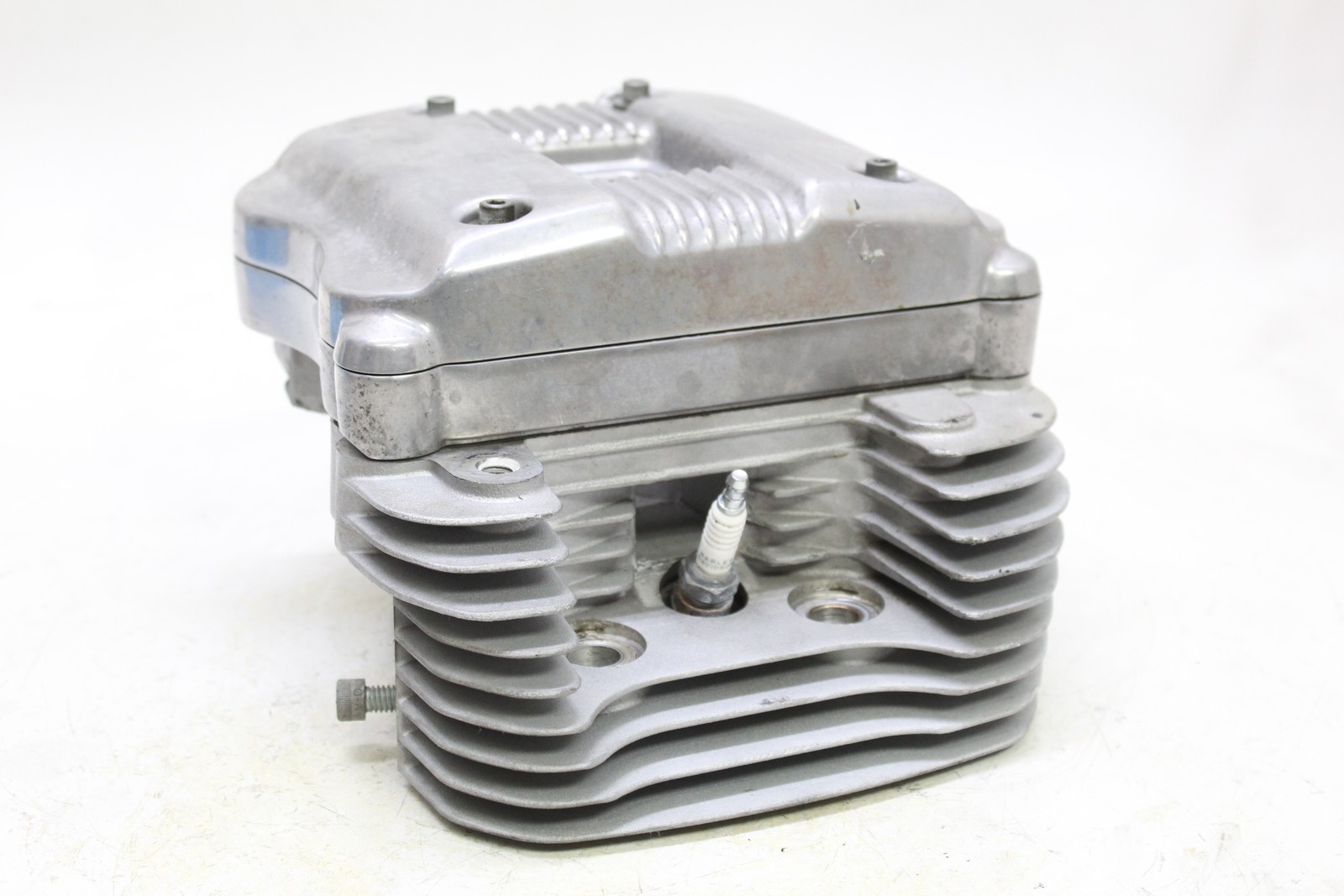2005 Harley-Davidson Sportster 883 XL883 OEM REAR ENGINE TOP END CYLINDER HEAD
