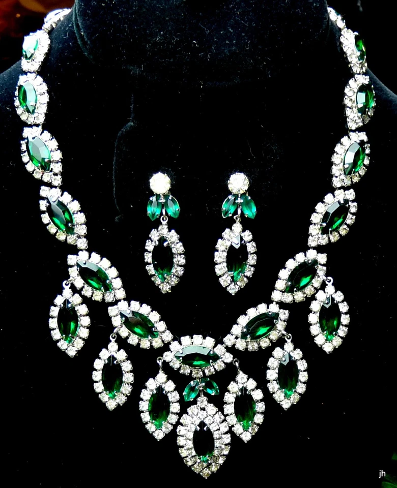 JUEGO DE PENDIENTES COLGANTES COLLAR BABERO KRAMER Foto 2 de 4