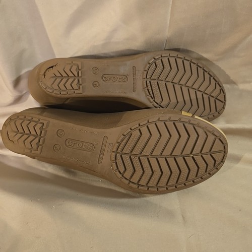 Crocs Women's Brown Rubber Wedge Heel Pumps Taupe Cap Toe Slip On Size 6W - Picture 11 of 16