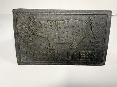 Vintage Cast Iron Bacon Press with Wood Handle & Pig Design 7  X 4 