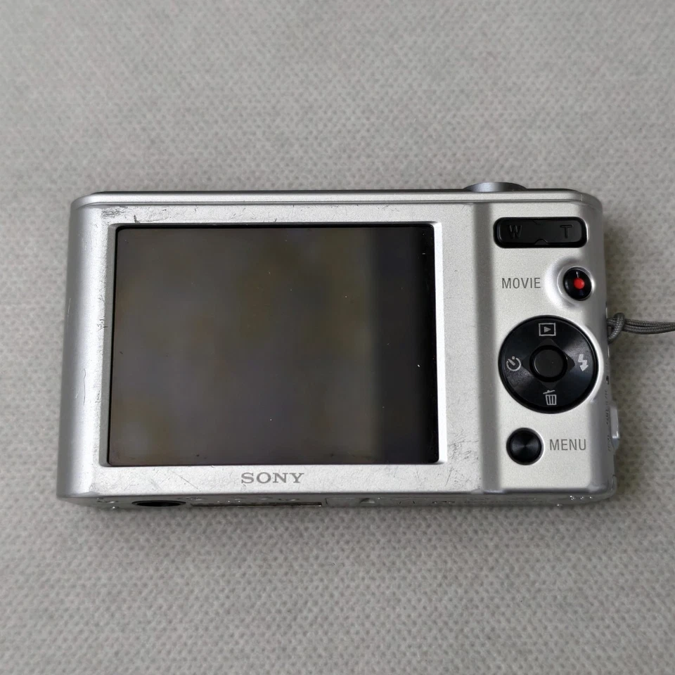 Sony Cyber-shot DSC-W800 Digital Camera 20.1 MP 5x Optical Zoom with Accessories - Image 2 of 4