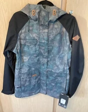 2018 Dakine Women's Cranbrook Shell Snowboard Jacket Medium Madison / Black/Camo