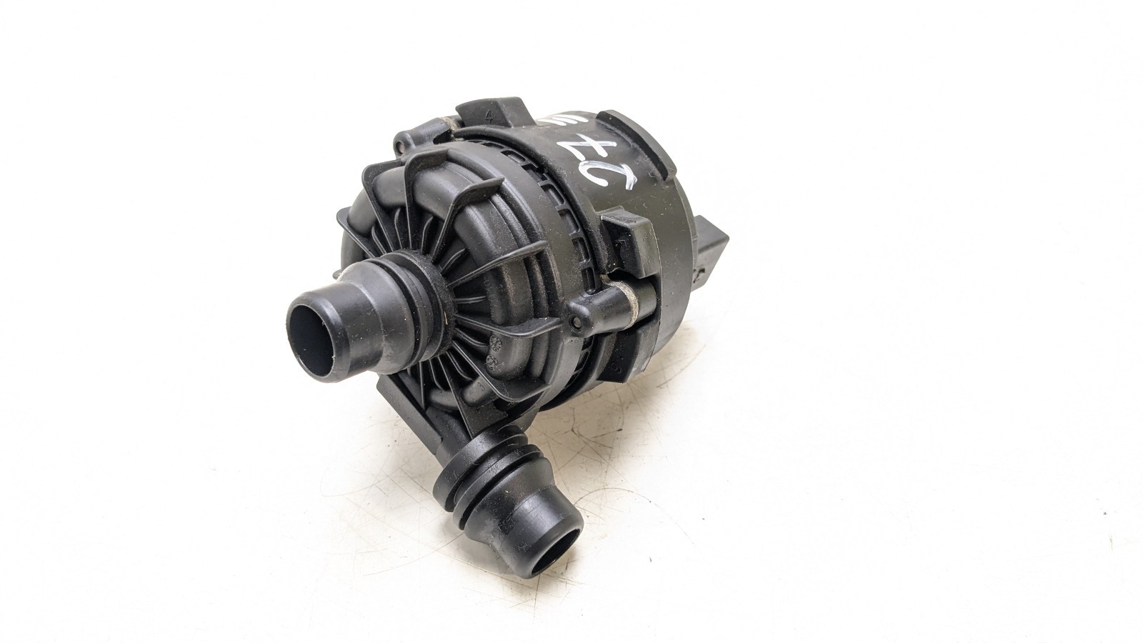 BMW I4 G26 AUXILIARY WATER PUMP 9455030 2024