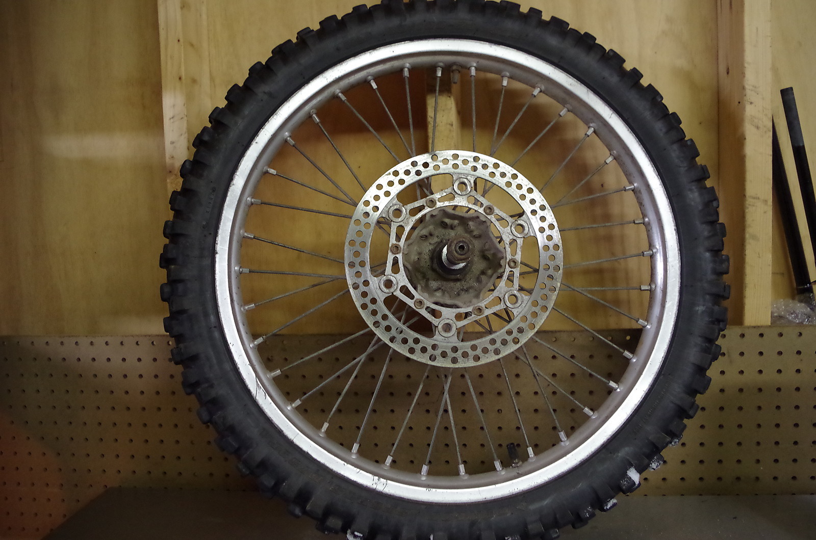 01 YAMAHA YZ125 OEM FRONT WHEEL RIM TIRE ASSY COMPLETE YZ 125 eBay