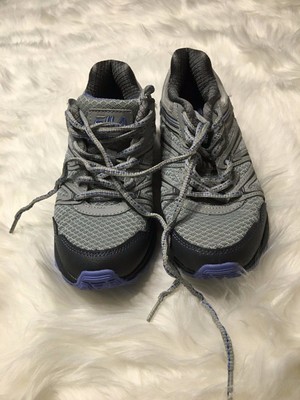 womens tennis shoes fila