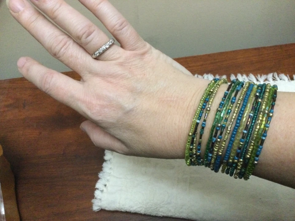 Lot of 3 Glass Seed Bead Bracelets Adjustable Memory Wire 5X Boho Coil Wrap - Image 4 of 4