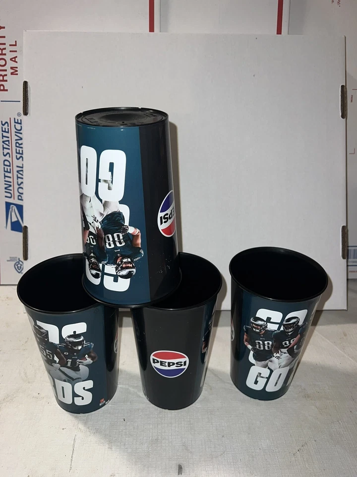 2024 PHILADELPHIA EAGLES ESTADIO TAZA DE REFRESCO LOTE DE 4 TAZAS DE PLÁSTICO CERVEZA FIESTA DUELE Foto 2 de 4
