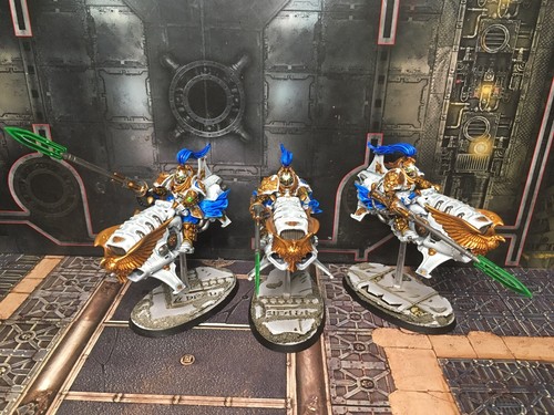 Warhammer 40k Adeptus Custodes Dawneagle Jetbikes COMMISSION Vertus Praetors 3 - Bild 1 von 8