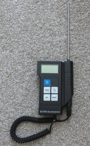 KT 300 Digital Thermometer w/ Removable Probe Fº / Cº