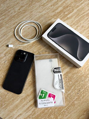 Apple iPhone 15 Pro 128GB Schwarz ohne Simlock