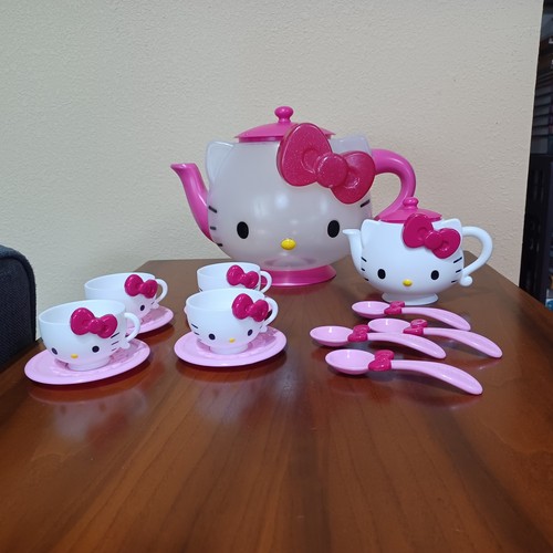 Hello Kitty Mini Teapot Set Pretend Play Toy Tea Set SANRIO 2014 Complete NICE!