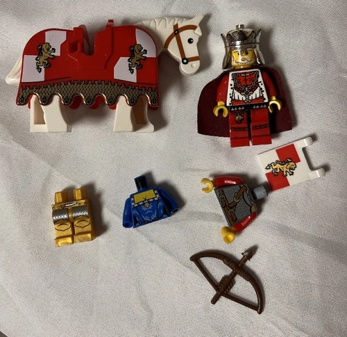 LEGO Castle Drawbridge Defense Minifigure Parts King gold knight lion Guar horse