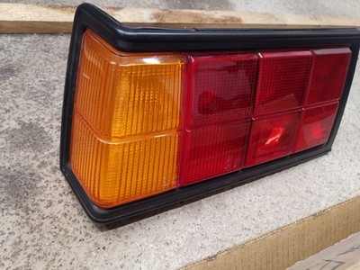Mitsubishi Sapporo MK Galant Sigma Rückleuchte HECK Links. Original Neu