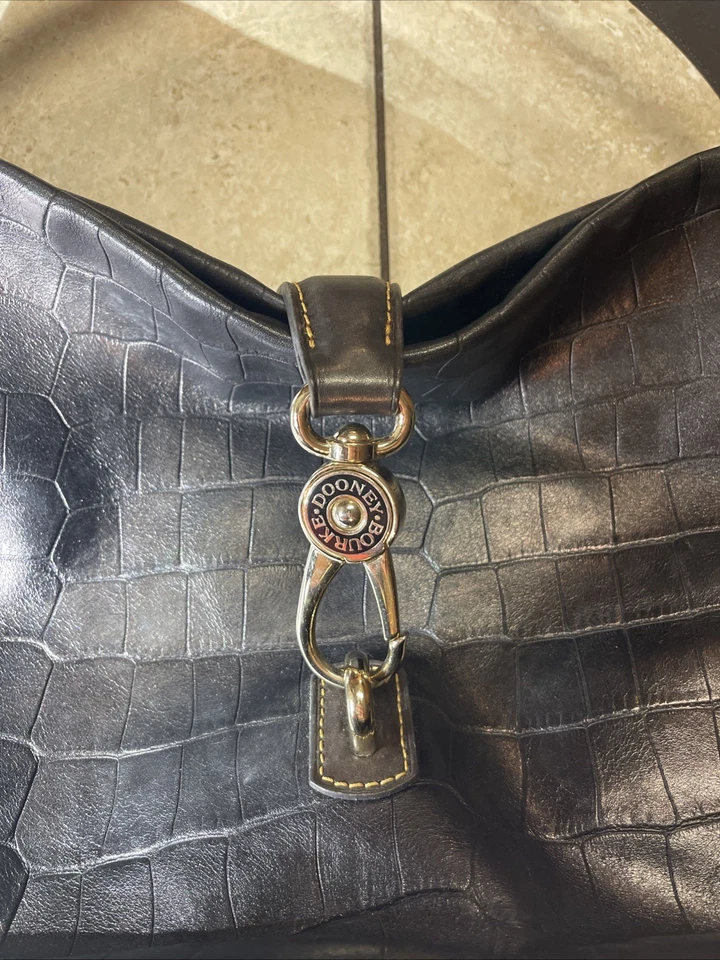 Bolso Hobo Dooney & Bourke Negro y Marrón Croco Cuero Repujado Logo Bloqueo Foto 2 de 4