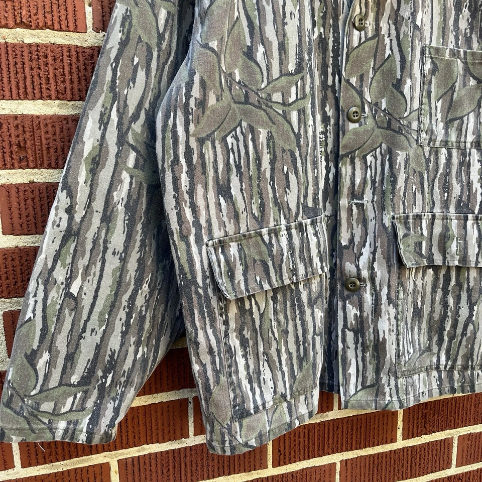 1990’s RealTree Brush Camo Four Pocket Hunting Shirt - Image 3 of 4
