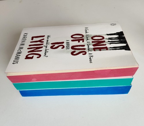 One Of Us Is Lying Karen M McManus Book Bundle X 3 Sprayed Edges paperback books - Picture 3 of 5