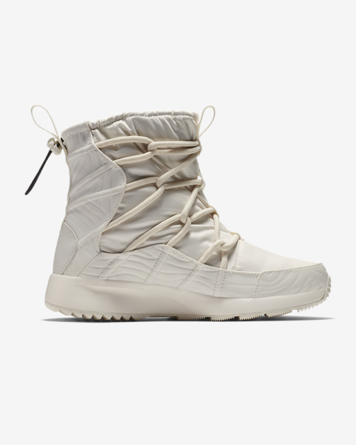 Size 8.5 - Nike Tanjun High Rise 