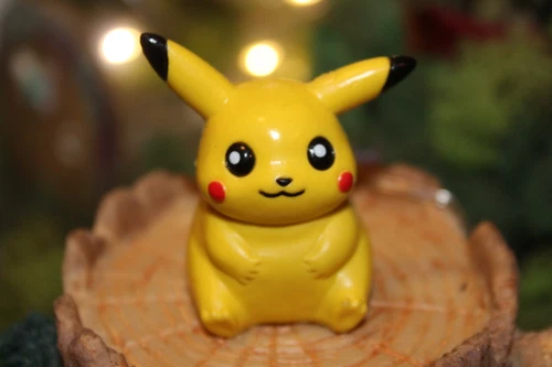 Chunky Pikachu Pokemon Figure Cosrich Group 1999 Nintendo 2" - Vintage