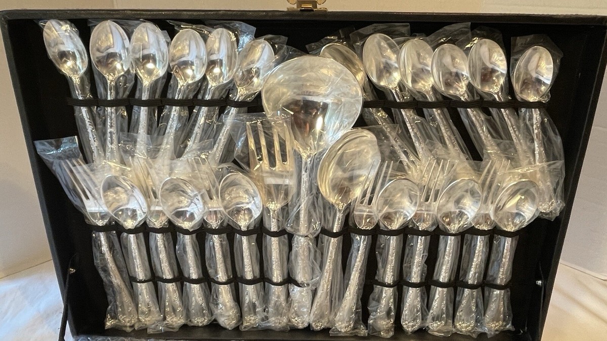 WM Rogers Son Silverplate Silverware Flatware Set Enchanted Rose