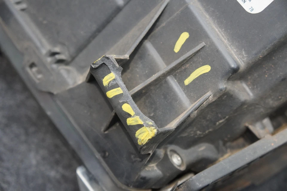 Faro delantero derecho 84388593 Chevy Silverado 3500 2500 2015-19 *Nota* Foto 2 de 4