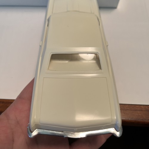 1965 Buick Riviera Plastic Promo Model 1/25 Scale White - Picture 9 of 11