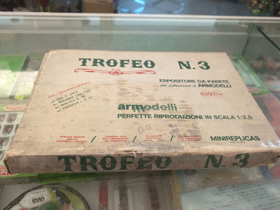 Mam Armodelli Trophy 3 Wall Display