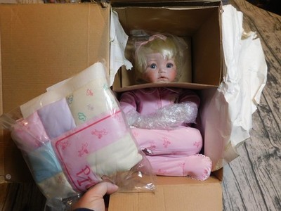 ASHTON DRAKE PORCELAIN DOLL DISNEY WINNIE THE POOH PIGLET ~PICK ME UP~ W BLANKET