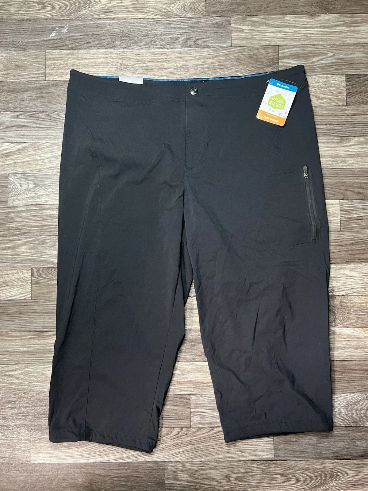 Columbia Black Capri Pants Shorts Lightweight Hiking Women’s M Inseams 18”