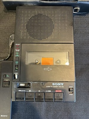 SONY Cassette Recorder TCM 260 With Power Cord, Case An Microphone