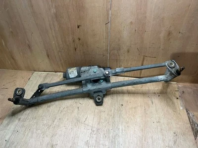 2003 AUDI A3 FRONT WIPER MOTOR WITH LINKAGE 1J2955325 0390241532 1J2955113C - Image 1 of 2