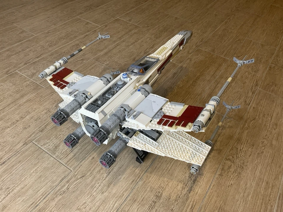 LEGO Star Wars 10240 Red Five X-Wing Starfighter Used - Image 3 of 4