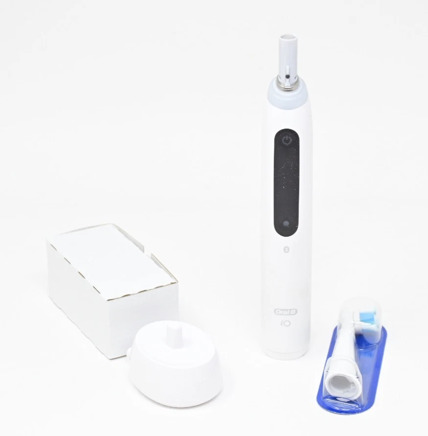 Cepillo de dientes eléctrico recargable Oral-B iO Series 5 blanco Foto 2 de 4