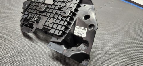 2016 CAMARO SS ECM Control Module Bracket - 23365894 - OEM - Picture 8 of 10