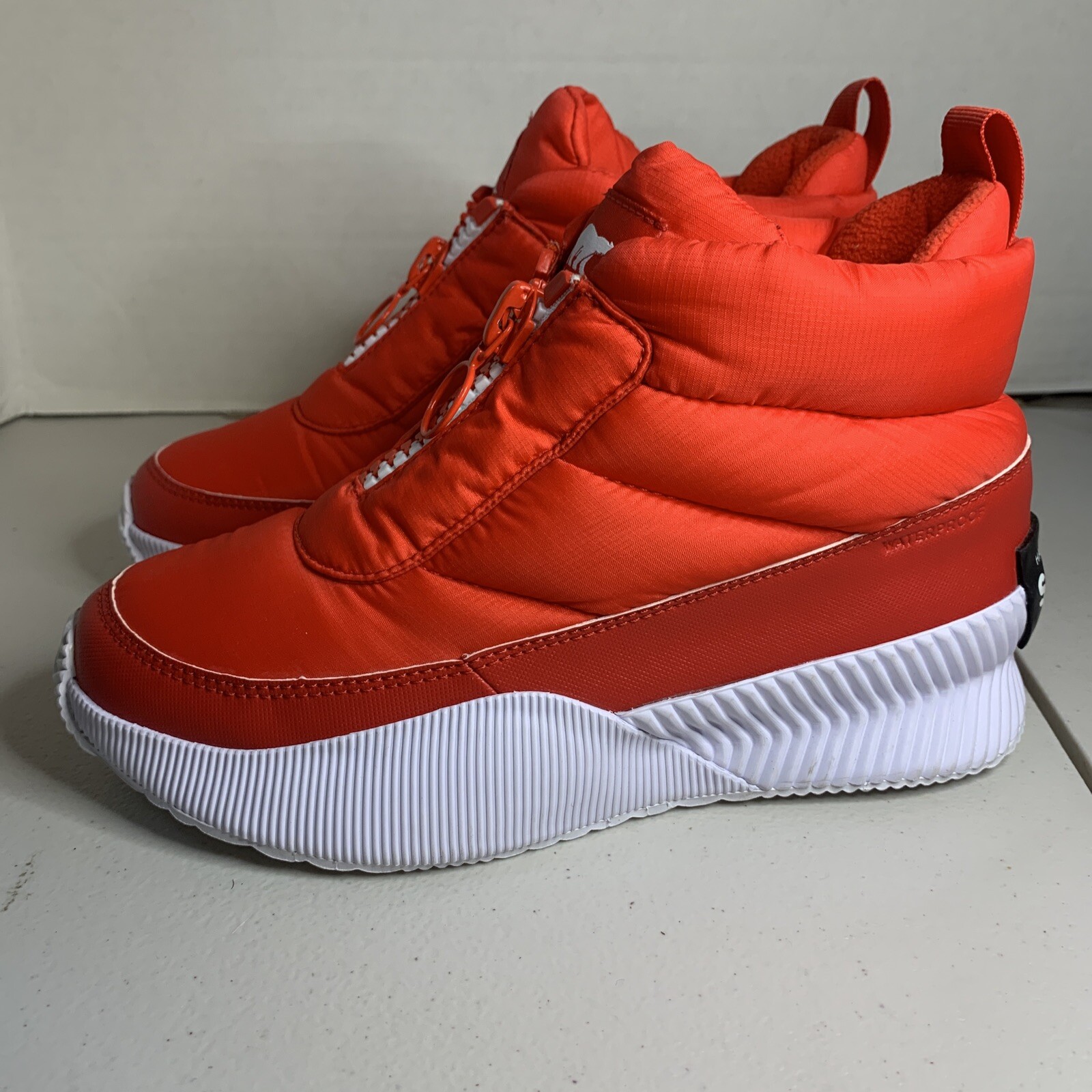 Sorel Women's Out N About III Puffy Zip Boots Size 7 Cherry Bomb Red