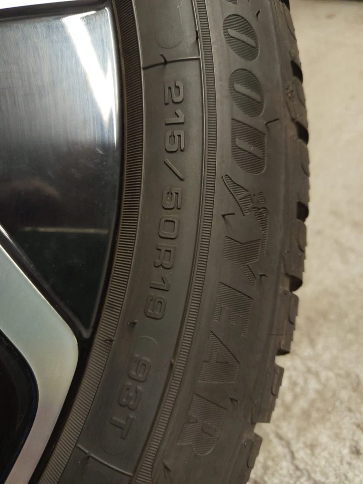 VW ID.3 Winterreifen 215/50 R19 93H Goodyear VW iID.3 Winterreifen 7mm - Bild 4 von 4