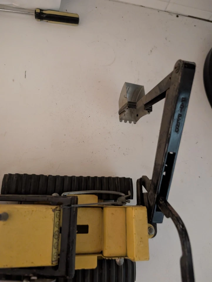 Vintage 1960s No. 534 Tonka Trencher Backhoe Loader Pressed Steel Working - Image 4 of 4