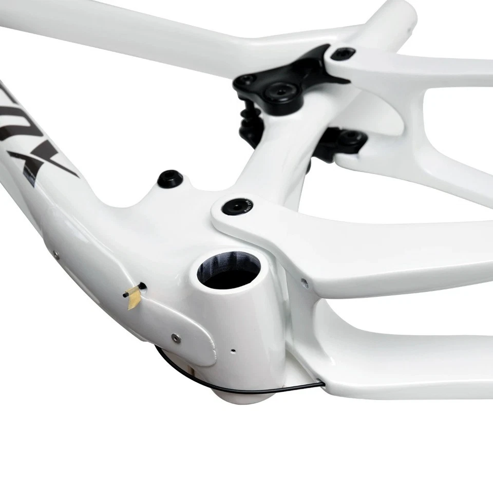 Carbon XC Mountail Bike Frame 29er MTB 148mm Boost with BB92 Carbon Framework - Image 4 of 4