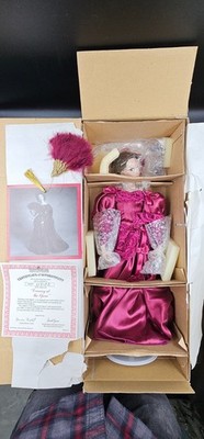 GORGEOUS COLLECTIBLE ASHTON-DRAKE GALLERIES DOLLS~EVENING AT THE OPERA~1998