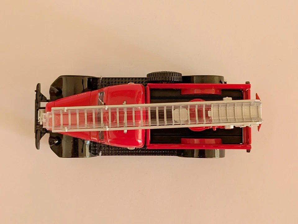 Matchbox Models of Yesteryear Code2- YFW-12 1946 Dodge Power Wagon Fire Engine - Image 4 of 4