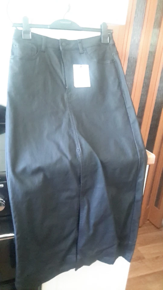 ladies black new look size 12 leather look skirt new with tags - Image 2 of 4