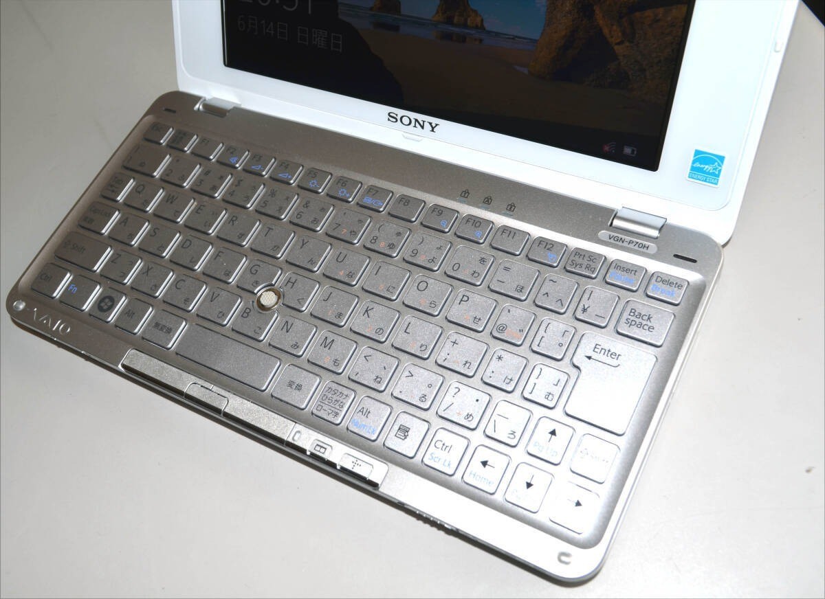 SONY VAIO Type P VGN-P70H White Intel Atom Z520 RAM 2GB AC100V