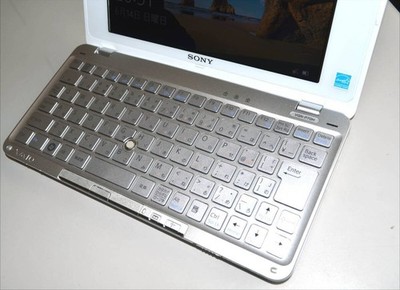 SONY VAIO Type P VGN-P70H White Intel Atom Z520 RAM 2GB AC100V
