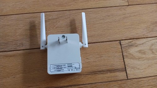 NETGEAR N300 WiFi Range Extender EX2700 Signal Booster - Zdjęcie 2 z 3